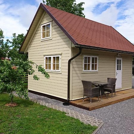 Aadel Guesthouse Pärnu Exteriör bild